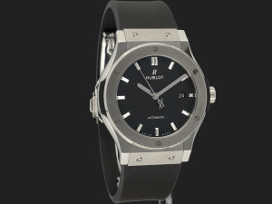 Hublot Classic Fusion Titanium Black Dial 42mm 542.NX.1171.RX