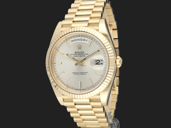 Rolex - Day-Date 40 Yellow Gold Silver Dial 228238