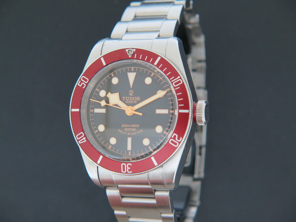 Tudor heritage clearance black bay red