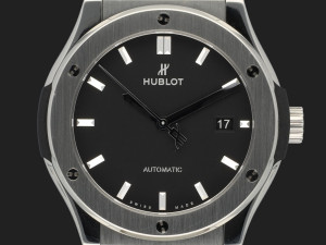 Hublot Classic Fusion Titanium Black Dial 42mm 542.NX.1171.RX 