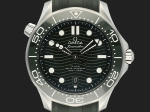 Omega Seamaster Diver 300M Co-Axial Master Chronometer Green Dial 210.32.42.20.10.001 99% NEW