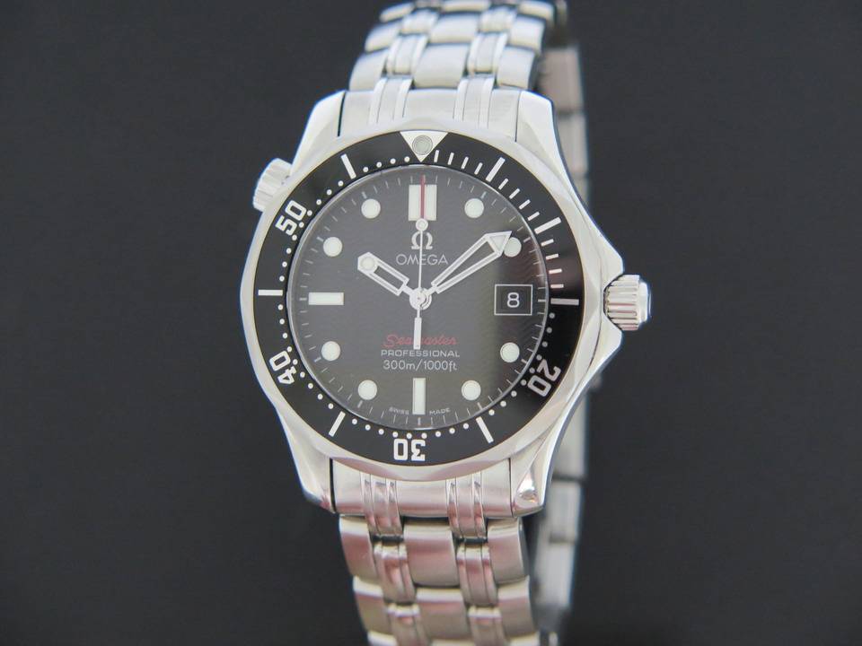 Omega seamaster quartz online black