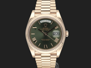 Rolex Day-Date 40 Everose Olive Roman Dial 228235