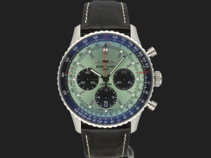 Breitling Navitimer B01 Chronograph 43 Green Dial AB0138 NEW