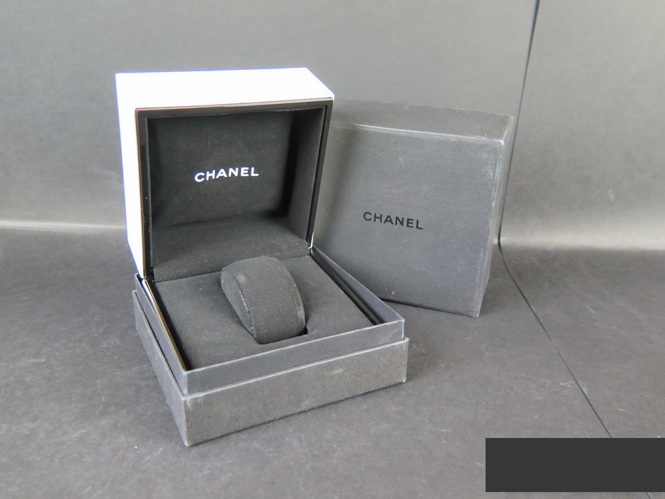 Chanel Watch box Set Parts Filipucci Jewelers Maastricht