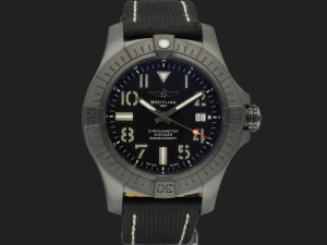 Breitling Avenger Automatic 45 Seawolf Night Mission V17319 