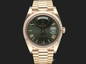 Rolex Day-Date 40 Everose Olive Roman Dial 228235