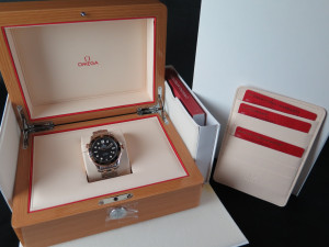 Omega Seamaster Diver 300M Co-Axial Master Chronometer Steel - Sedna Gold Black Dial 210.20.42.20.01.001 NEW