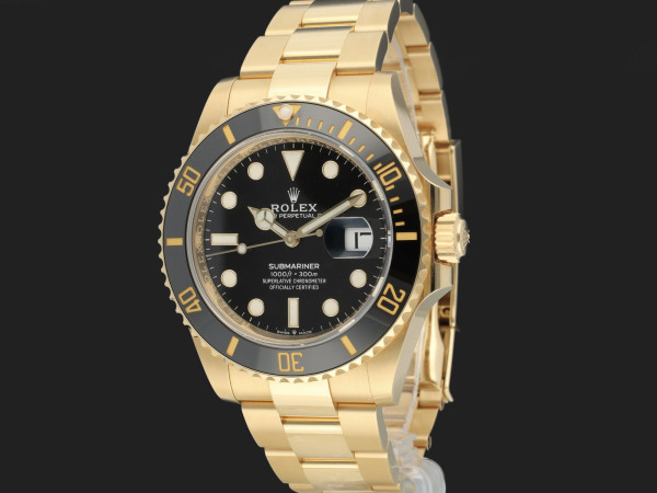 Rolex - Submariner Date Yellow Gold 126618LN