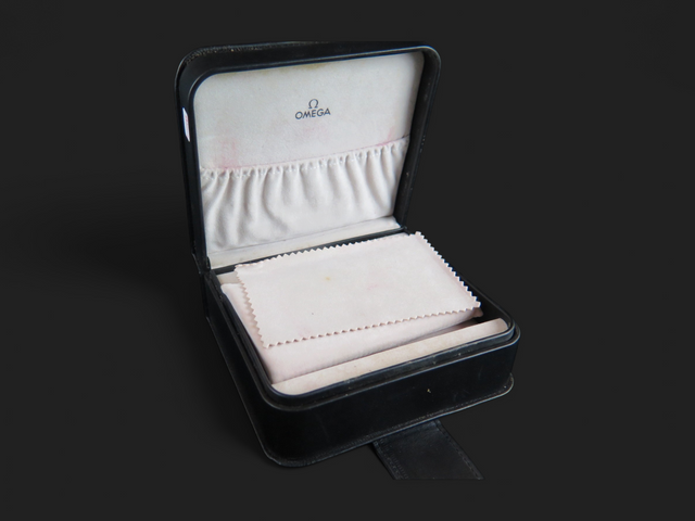 Omega Speedmaster Box