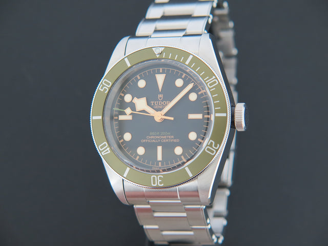 Tudor Heritage Black Bay Harrods 99% NEW