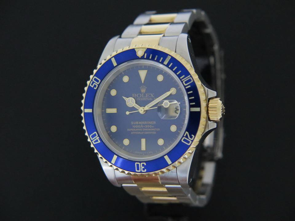Rolex Oyster Perpetual Submariner Date (1)
