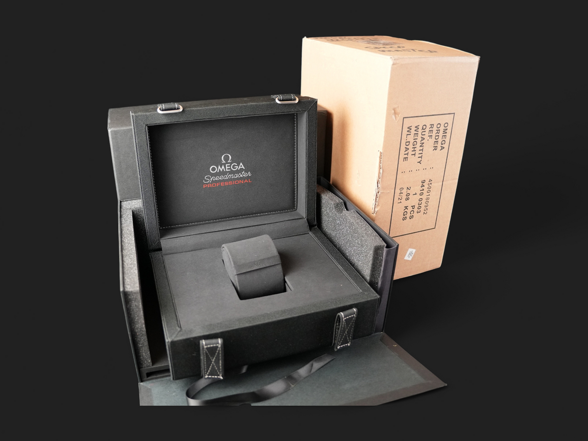 Omega Speedmaster Professional Box Set (1)