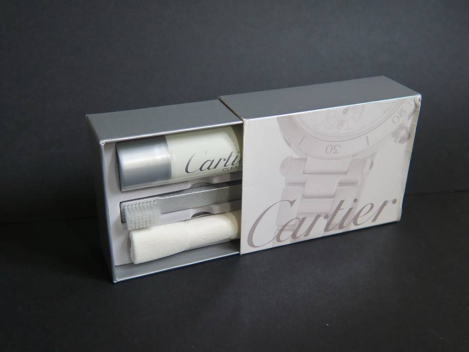 Cartier Cleaning kit (1)