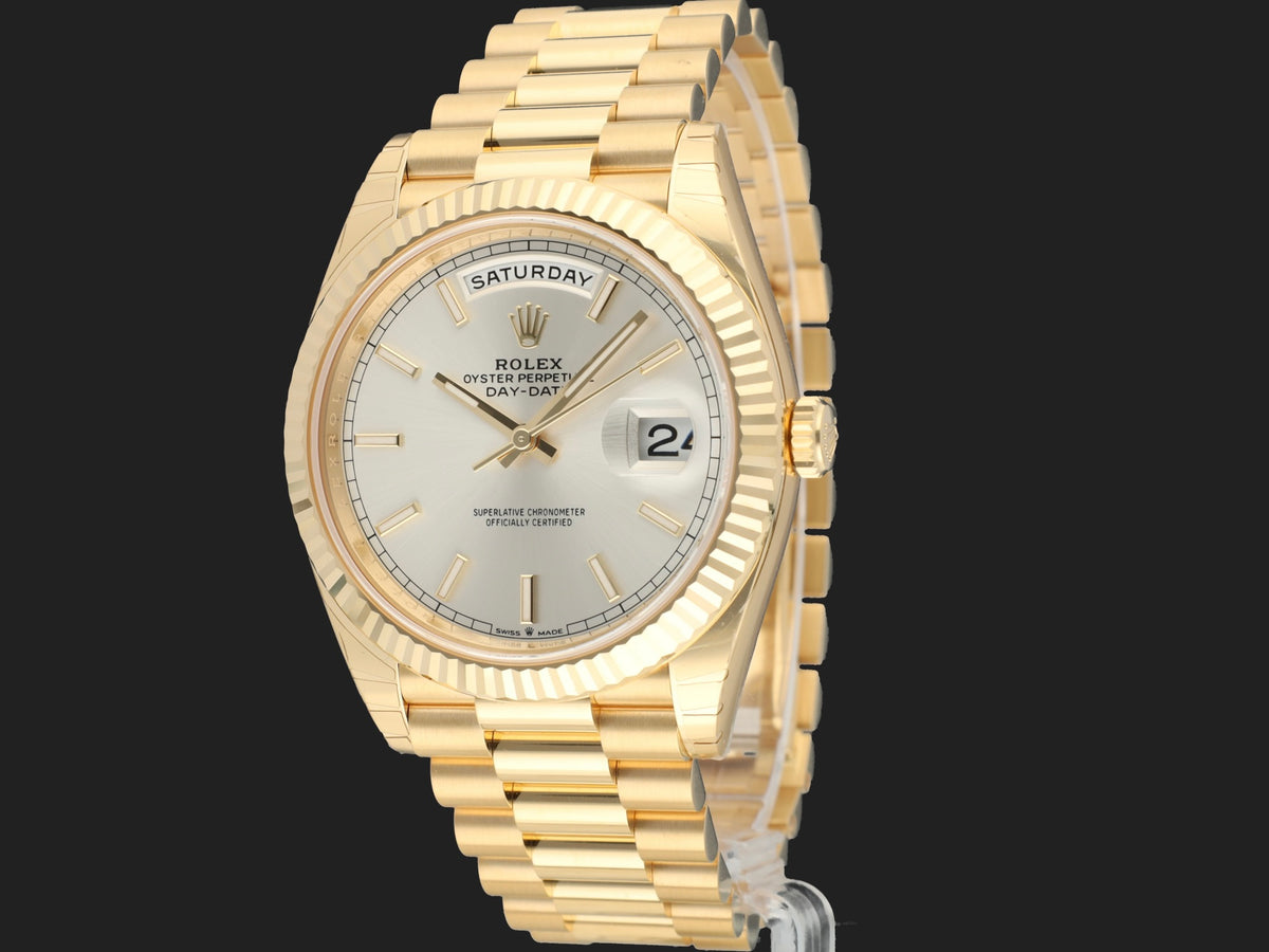 Rolex Day-Date 40 Yellow Gold Silver Dial 228238 99% NEW FULL STICKERS (1)