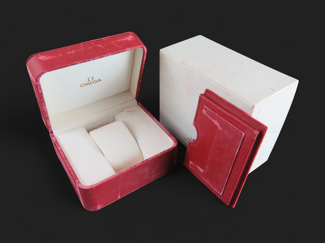 Omega Box Set With Cardholder