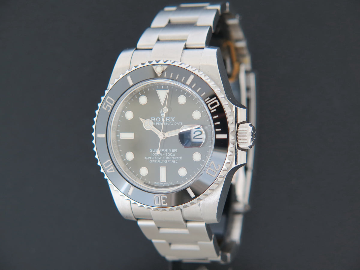 Rolex Submariner Date 116610LN (1)