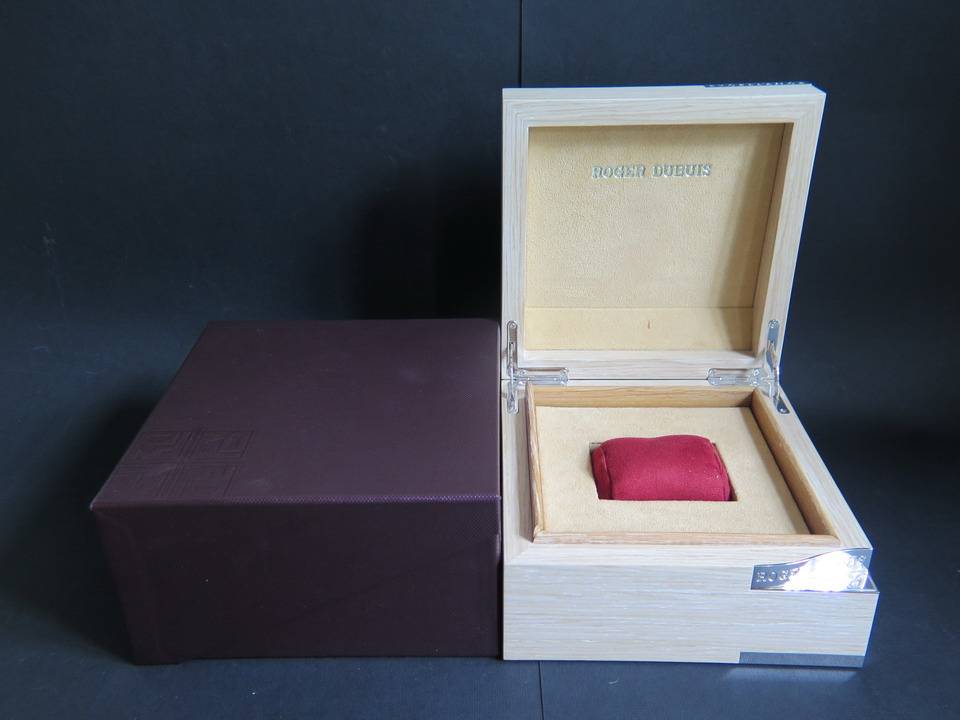 Roger Dubuis Box (1)