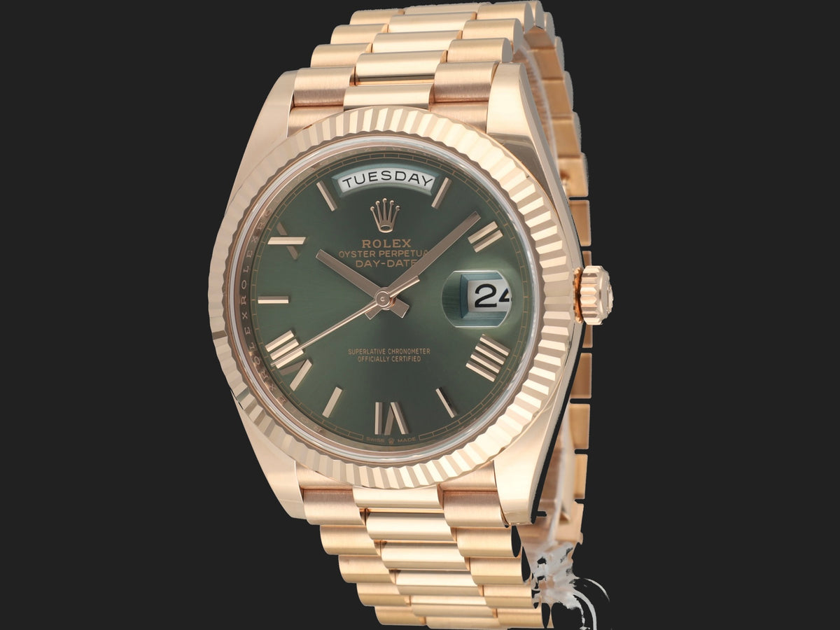 Rolex Day-Date 40 Everose Olive Roman Dial 228235 (1)