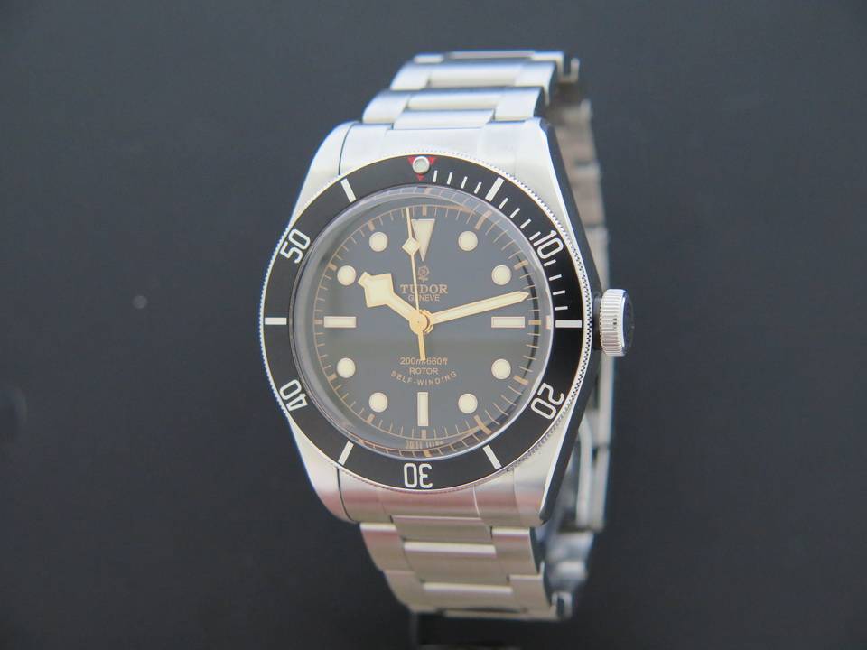 Tudor Heritage Black Bay Black (1)