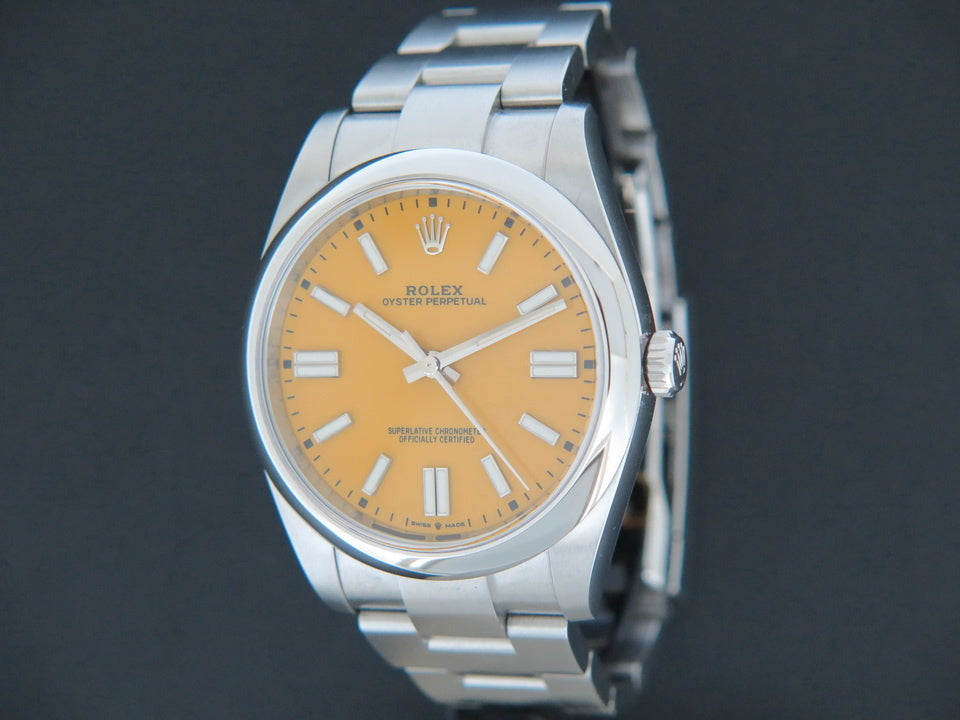 Rolex Oyster Perpetual 41 Yellow Dial 124300 (1)