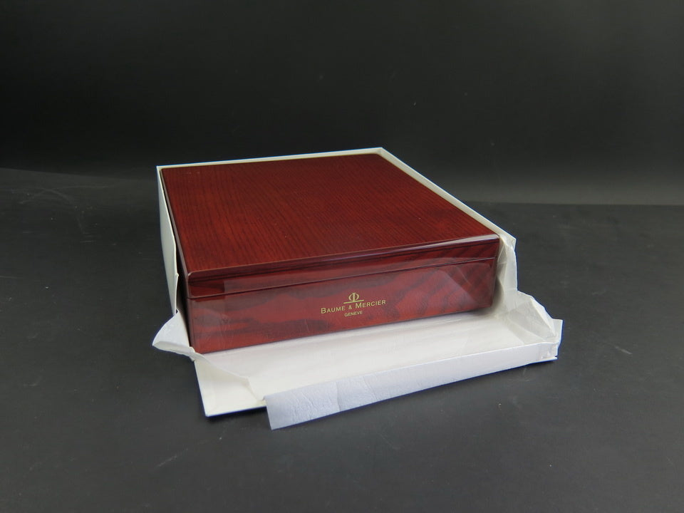 Baume & Mercier Big Box for 4 Watches (1)