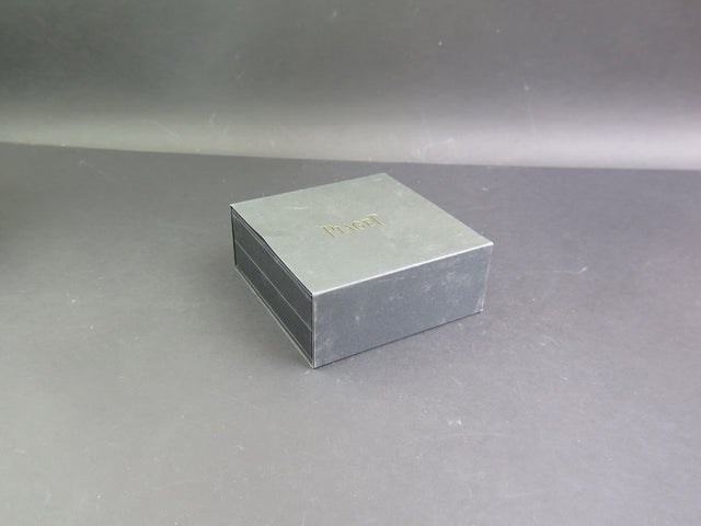 Piaget Box