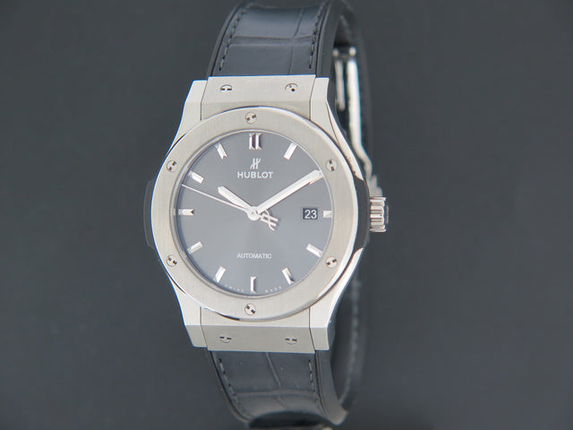 Hublot Classic Fusion Titanium Racing Grey 42mm