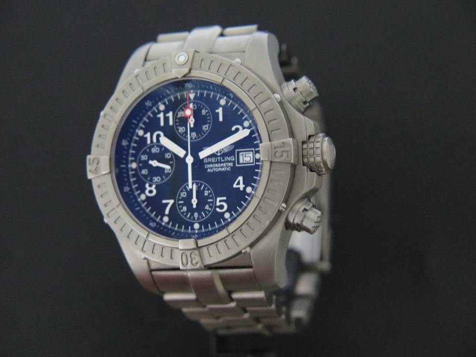 Breitling Chrono Avenger (1)