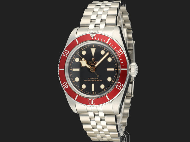 Tudor Heritage Black Bay