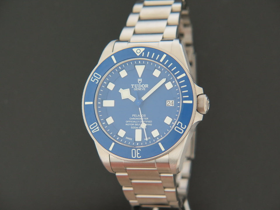 Tudor Pelagos Blue 25600TB NEW  (1)