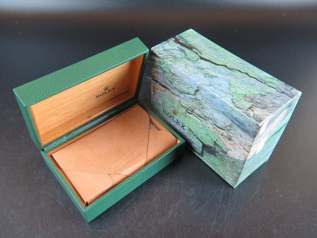 Rolex Box Set for 16220 (1)