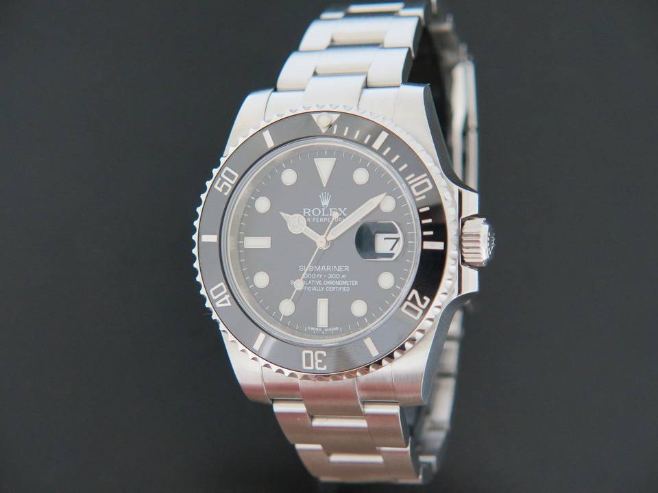 Rolex Submariner Date 116610LN (1)