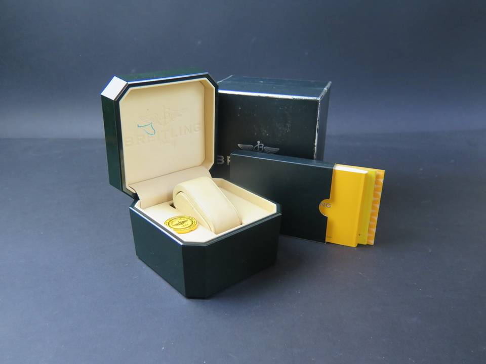 Breitling For Bentley Box Green (1)