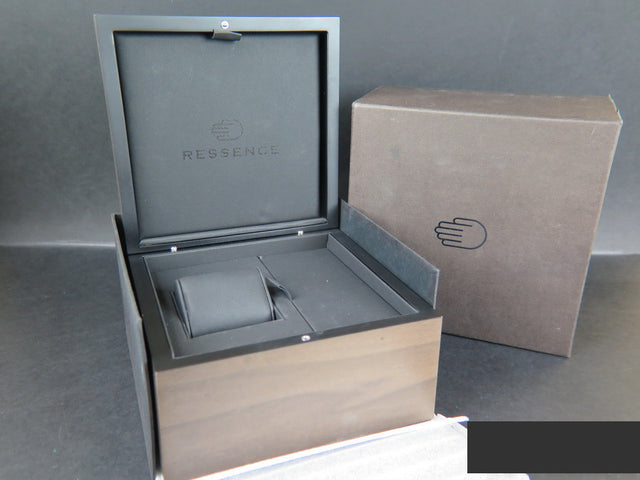 Ressence Box