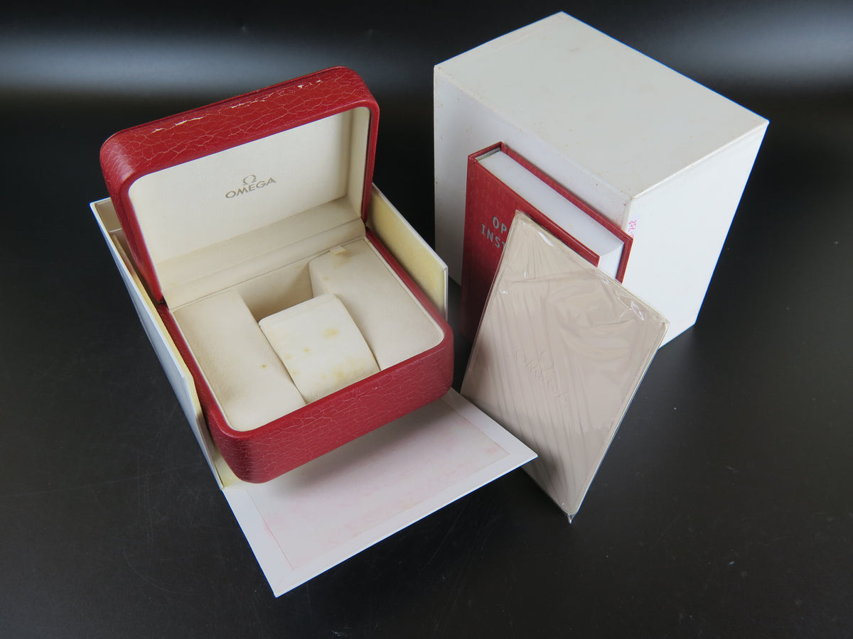 Omega Box Set With Cardholder And Manual (1)