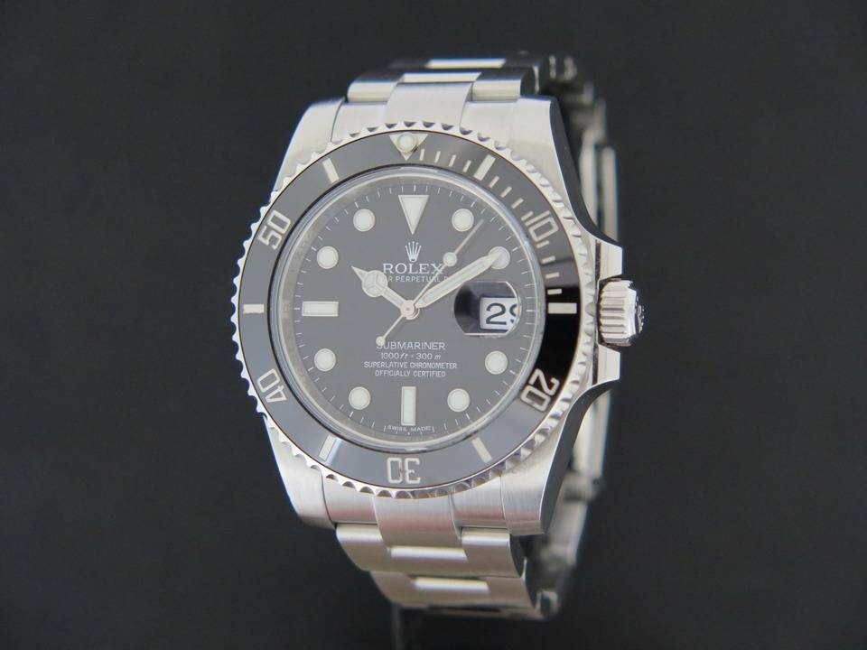 Rolex Oyster Perpetual Submariner Date (1)