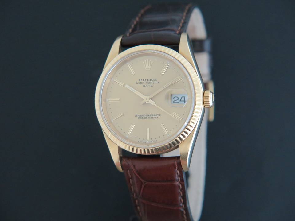 Rolex Date Yellow Gold 15238 (1)