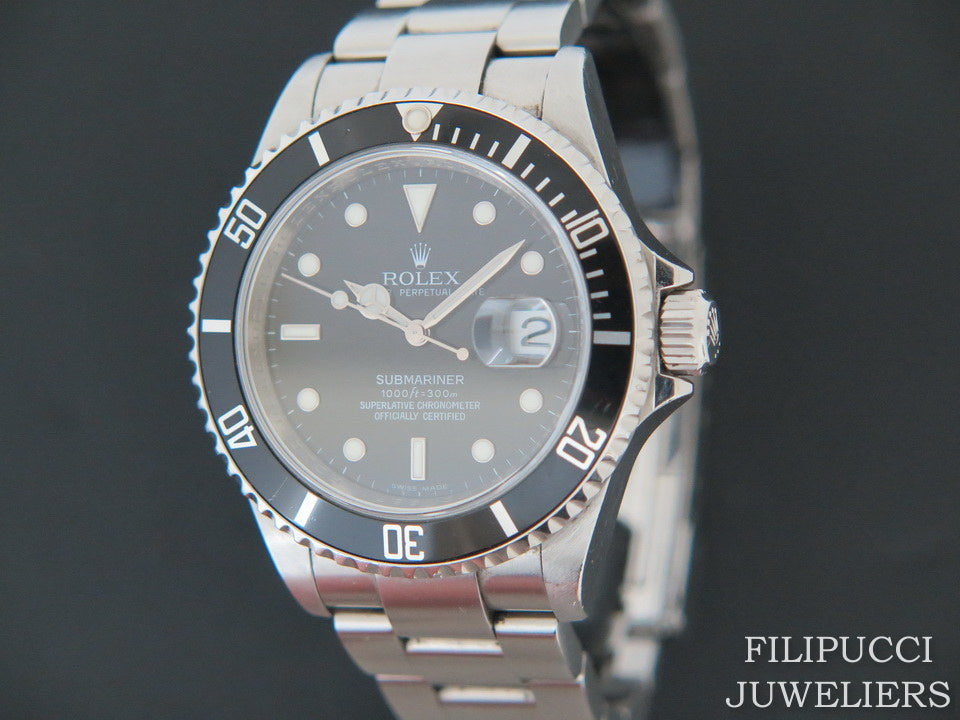 Rolex Submariner Date 16610  V-serial  REHAUT  (1)