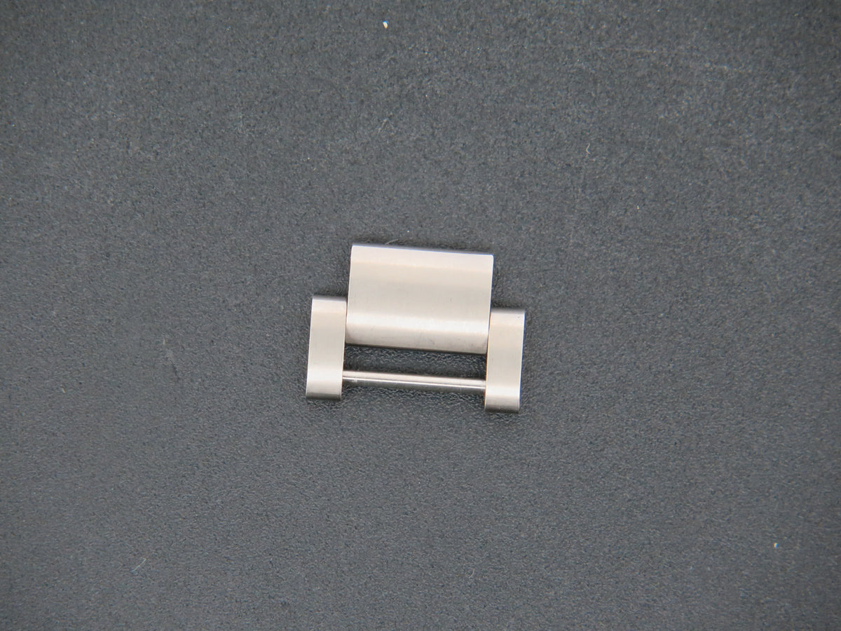 Tudor Titanium 18 MM Link (1)