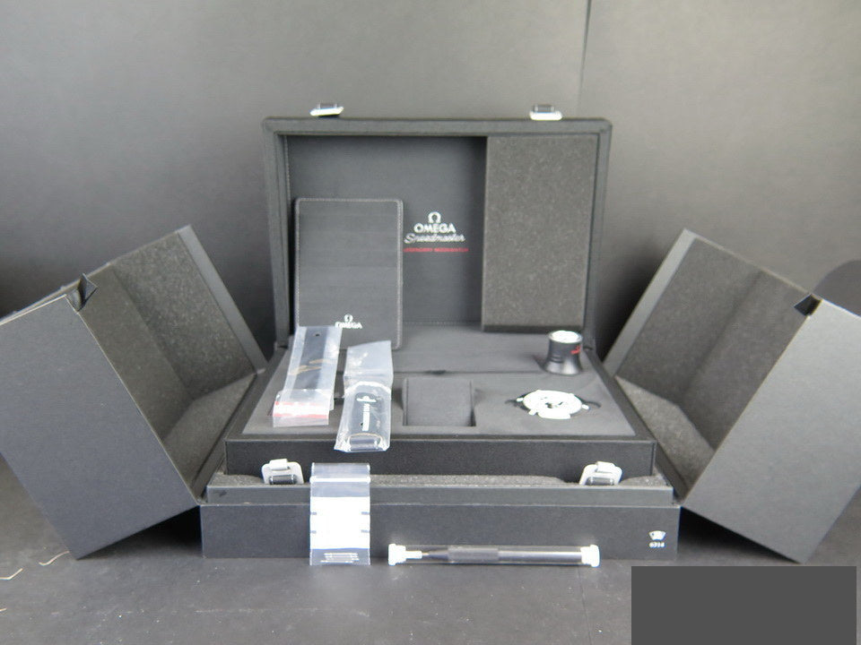 Omega Speedmaster Box Set with Accessories NEW (1)