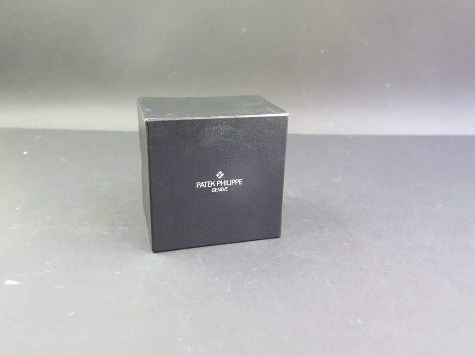 Patek Philippe Cardboard box (1)
