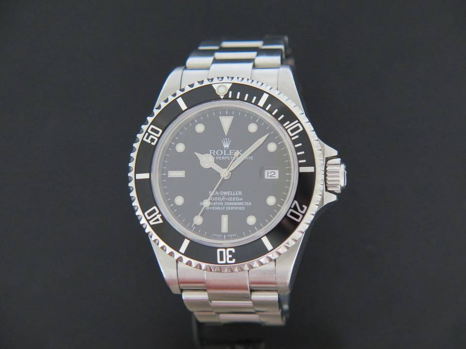 Rolex Sea-Dweller 16600 RESERVED (1)