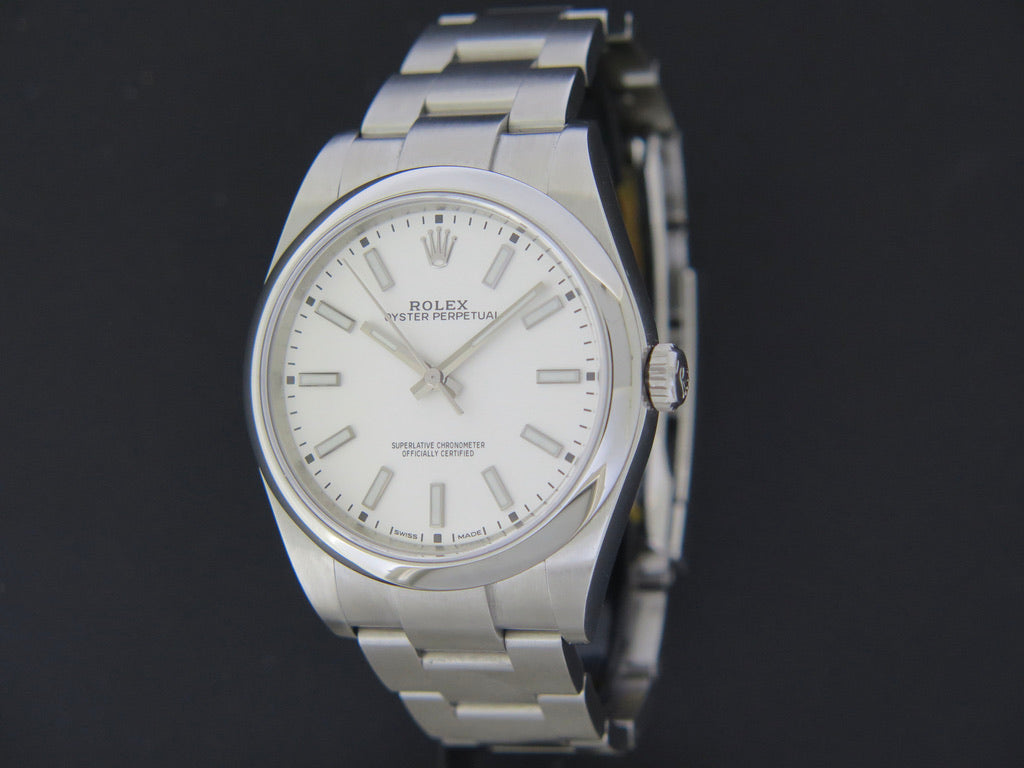 Rolex Oyster Perpetual 39 White Dial 114300 (1)