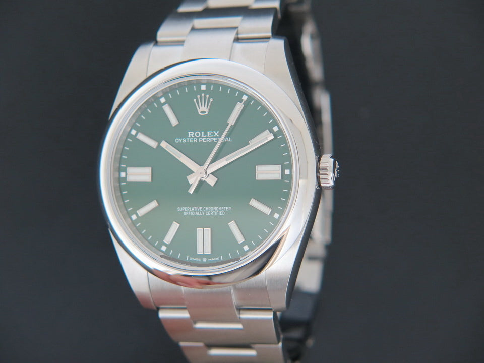 Rolex Oyster Perpetual 41 Green Dial 124300 NEW (1)