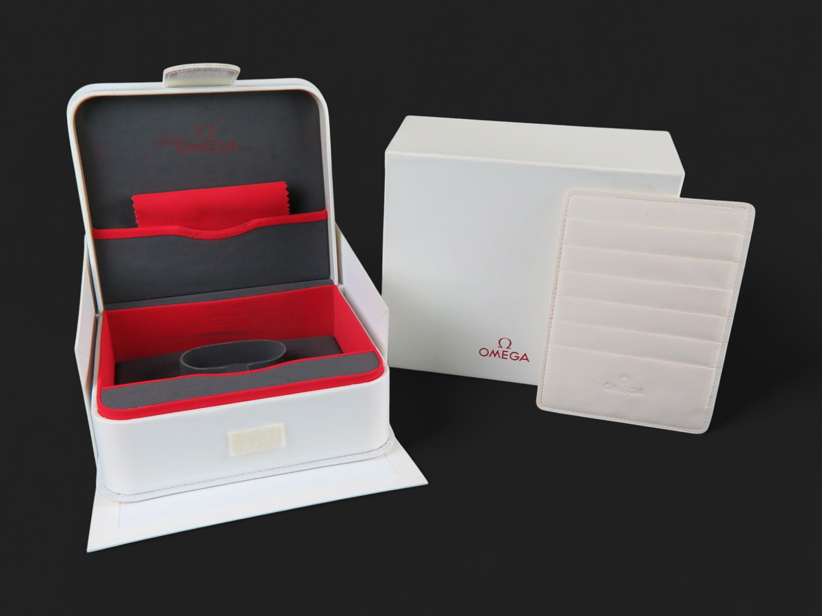 Omega Speedmaster Box Set  (1)