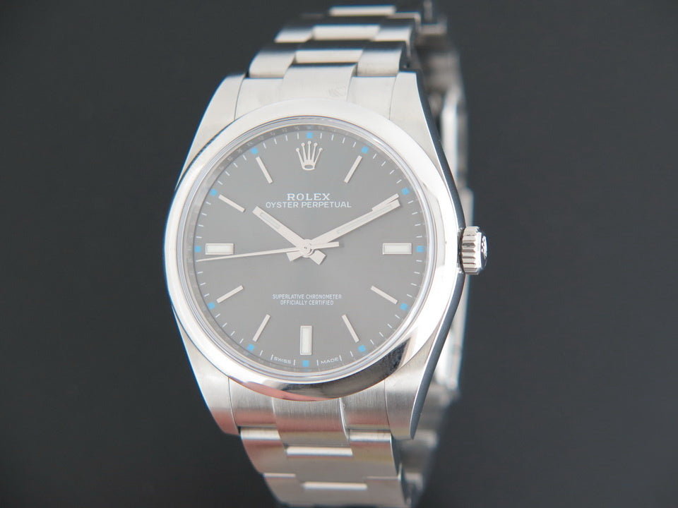 Rolex Oyster Perpetual 39 Dark Rhodium 114300 (1)
