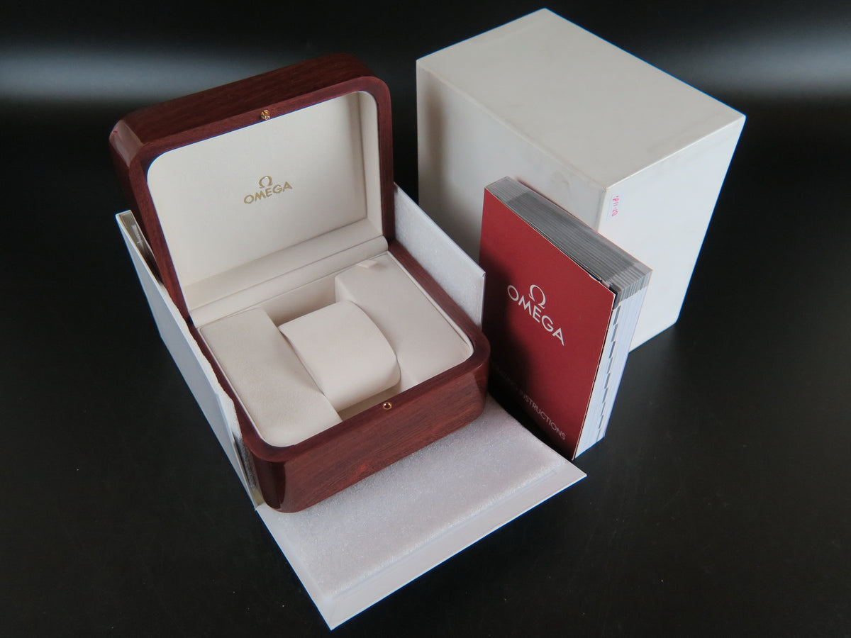 Omega Wooden Box Set (1)