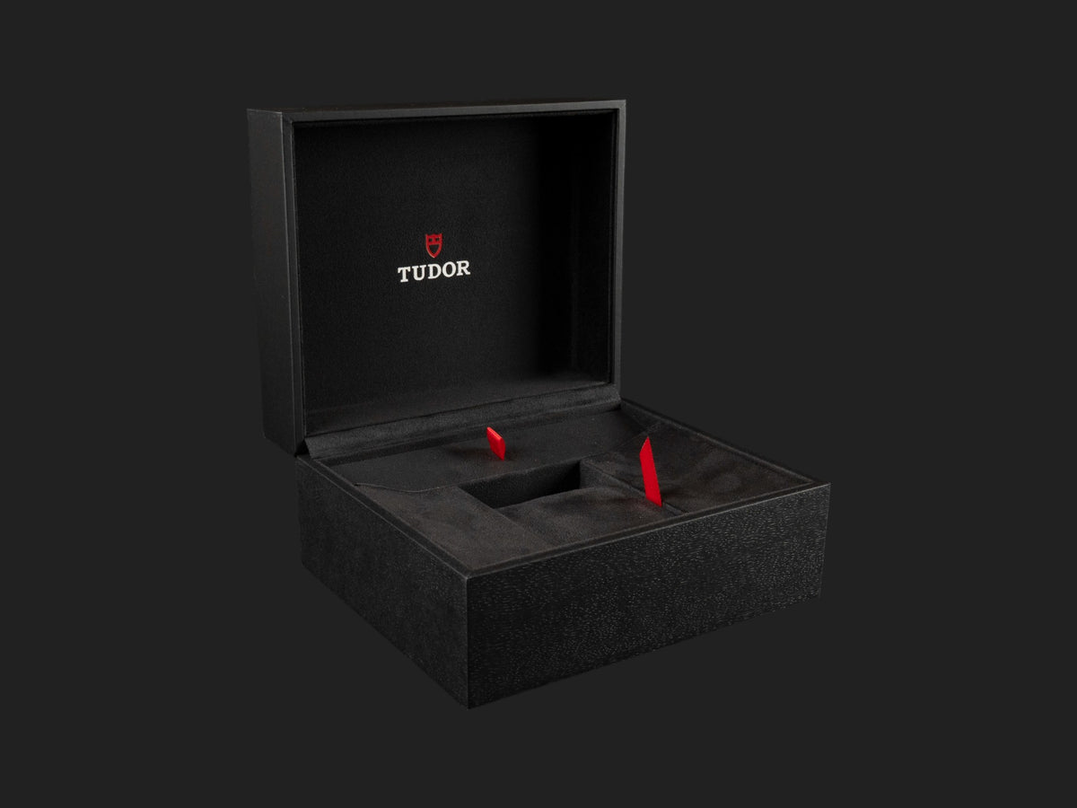 Tudor Box (1)