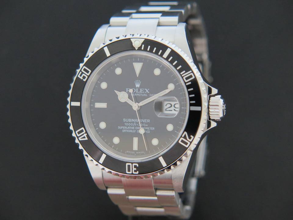 Rolex Oyster Perpetual Submariner Date (1)